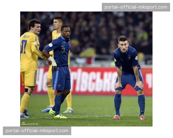 特写：前法国国脚埃弗拉在马赛贫民社区开办青少年足球学院