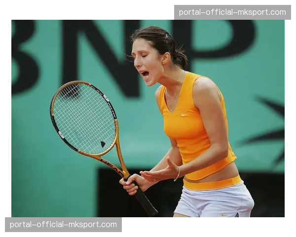 世界柔道大满贯巴黎站:日本选手阿部诗轻松卫冕-52kg级 世界柔道大满贯巴黎站:日本选手阿部诗轻松卫冕-52kg级