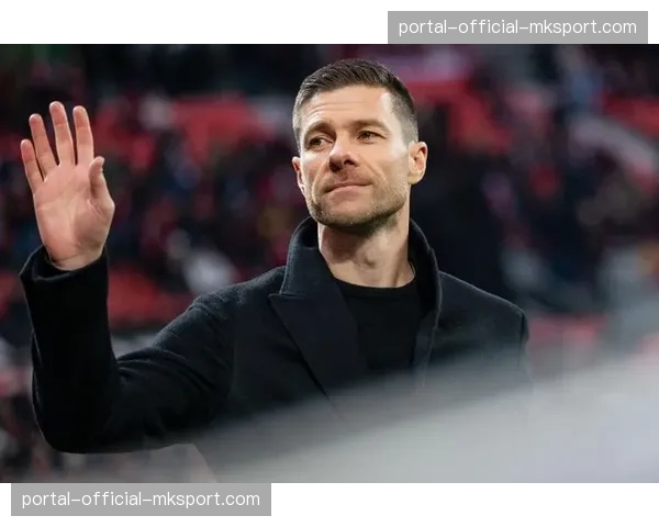 观点:为何哈维-阿隆索的3-4-3体系能在德甲持续压制传统强队? 观点:为何哈维-阿隆索的3-4-3体系能在德甲持续压制传统强队?